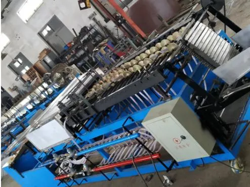 Werksversorgungsmaschine zur Herstellung von Glasreagenzgläsern